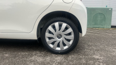 Toyota Aygo 1.0 VVT-i X-Play 5dr Petrol Hatchback